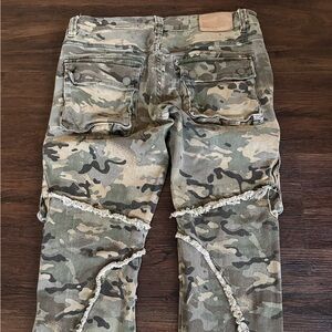 Valabasas Men's Camo Distressed Flared Bootcut Jeans - Olive/Camo
